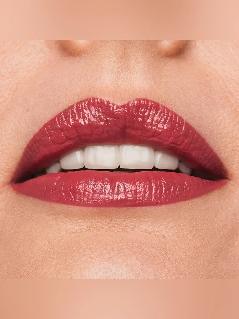 Estée Lauder lip stick and lip liner with free makeup bag